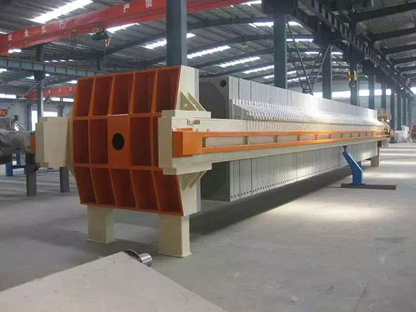 1500型全自動(dòng)廂式壓濾機(jī)